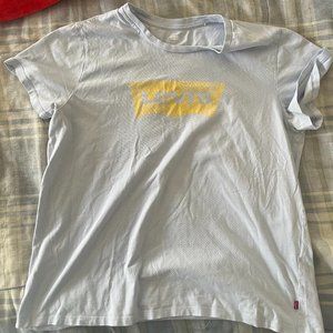 Women's Levi's Shirt Size XXL Light Blue Short Sleeve Tee